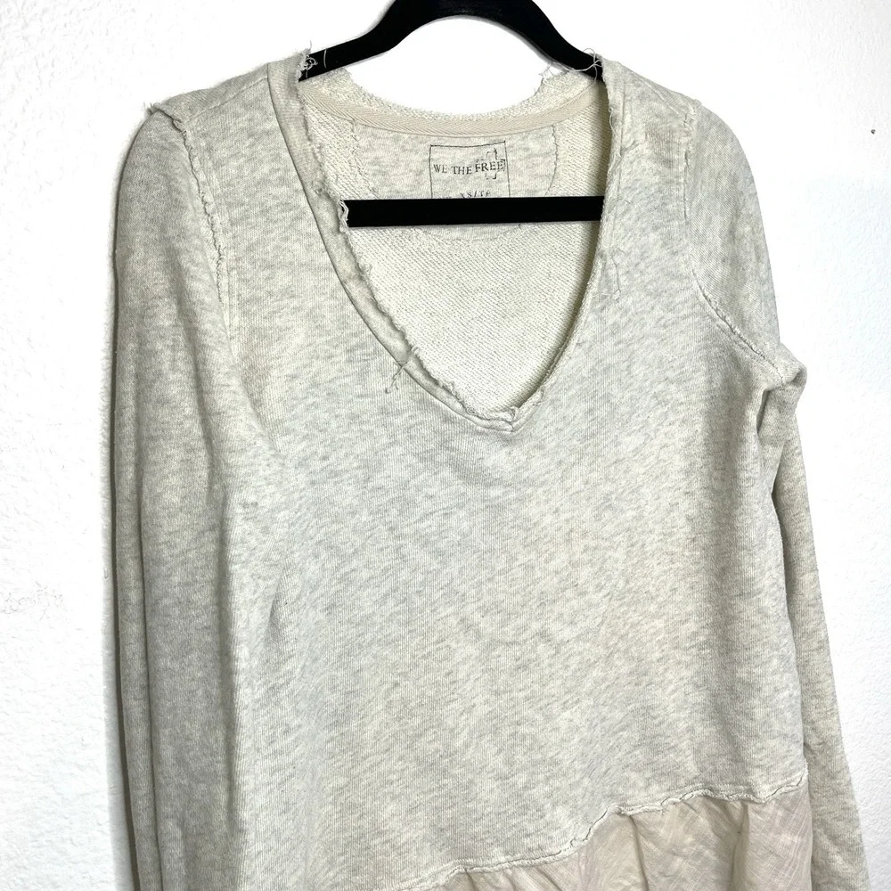 Free People We The Free Ivory V-Neck‎ Raw Hem Sweatshirt With Ruffle Size XS